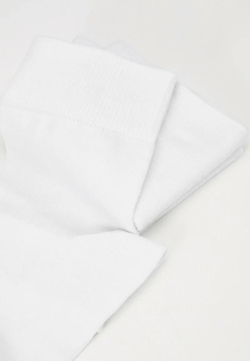 Pier One Uomo 3 PACK - Calze - White 5 Pier One Uomo 3 PACK - Calze - White - immagine 3