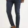 Pier One Uomo DISTRESSED DENIM SLIM FIT - Jeans Slim Fit - Dark Blue Denim -Moda Perfetta 0763beb762b0496ca289f6686c5278cd