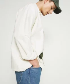 Pier One Uomo T-shirt Con Stampa - Olive 15 Pier One Uomo T-shirt Con Stampa - Olive -Moda Perfetta 0a2409e348894333b85b086b6774ad4a