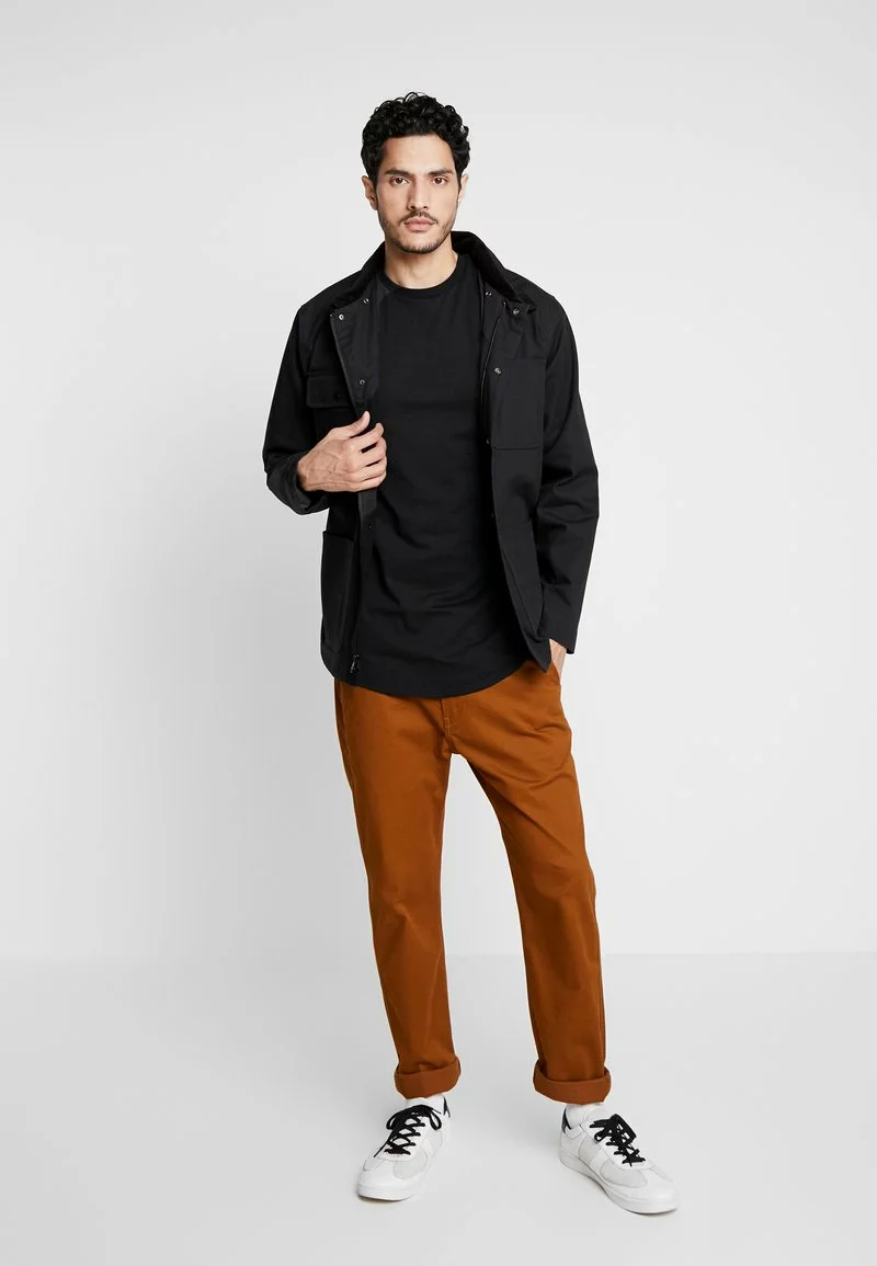 Pier One Uomo T-shirt Basic - Black 4 Pier One Uomo T-shirt Basic - Black - immagine 2