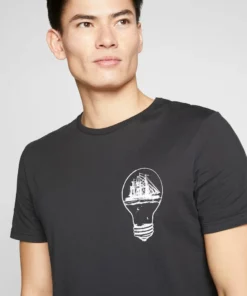 Pier One Uomo T-shirt Con Stampa - Black -Moda Perfetta 0cd363ce31c44567ad3d471b2691e7d9