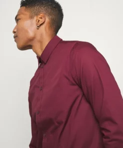 Pier One Uomo Camicia Elegante - Bordeaux 11 Pier One Uomo Camicia Elegante - Bordeaux -Moda Perfetta 0e6d906292b344e9b440010da150e246