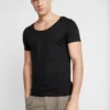 Pier One Uomo T-shirt Basic - Black 1 Pier One Uomo T-shirt Basic - Black -Moda Perfetta 0eea31b343574c22805801c49a596fe2