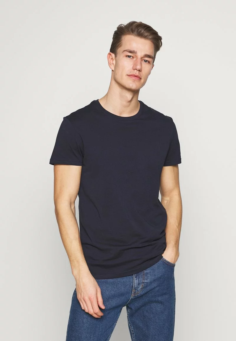 Pier One Uomo 5 PACK - T-shirt Basic - White/black 8 Pier One Uomo 5 PACK - T-shirt Basic - White/black - immagine 6