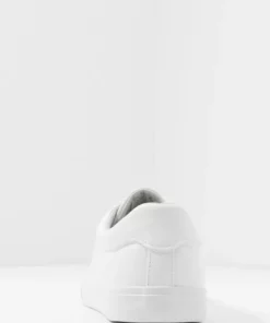 Pier One Uomo UNISEX - Sneakers Basse - White 16 Pier One Uomo UNISEX - Sneakers Basse - White -Moda Perfetta 0f66572c93324bb7bcc3a3a50f72b6e0