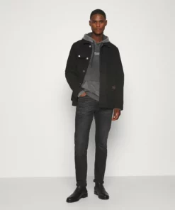 Pier One Uomo Felpa Con Cappuccio - Black 8 Pier One Uomo Felpa Con Cappuccio - Black -Moda Perfetta 0fa27917ccd04127939ab67c1b66fdaf