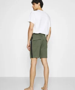 Pier One Uomo LOUNGE STRIPED SHORTS - Pantaloni Del Pigiama - Khaki/black 10 Pier One Uomo LOUNGE STRIPED SHORTS - Pantaloni Del Pigiama - Khaki/black -Moda Perfetta 12b22e35e78449af82173ef1a21a1cf6