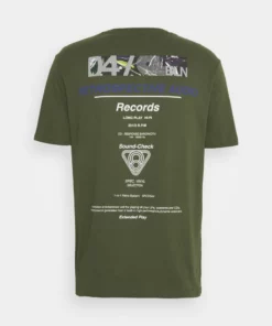 Pier One Uomo T-shirt Con Stampa - Green 17 Pier One Uomo T-shirt Con Stampa - Green -Moda Perfetta 131cda7e0e4a40acbb033a49146ea321