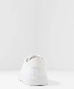 Pier One Uomo UNISEX - Sneakers Basse - White 16 Pier One Uomo UNISEX - Sneakers Basse - White -Moda Perfetta 13b788315a224d1297276b76913be546