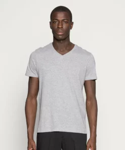 Pier One Uomo 3 PACK - T-shirt Basic - White/black/light Grey 12 Pier One Uomo 3 PACK - T-shirt Basic - White/black/light Grey -Moda Perfetta 15eeaef095064169914d742b2f1ea000
