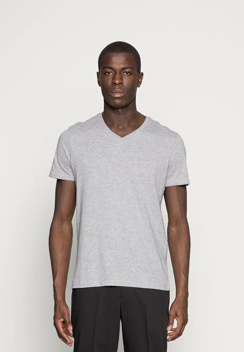 Pier One Uomo 3 PACK - T-shirt Basic - White/black/light Grey 6 Pier One Uomo 3 PACK - T-shirt Basic - White/black/light Grey - immagine 4