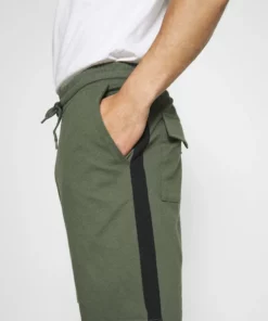 Pier One Uomo LOUNGE STRIPED SHORTS - Pantaloni Del Pigiama - Khaki/black 11 Pier One Uomo LOUNGE STRIPED SHORTS - Pantaloni Del Pigiama - Khaki/black -Moda Perfetta 1725d9373430436891026ca56137552c