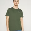 Pier One Uomo T-shirt Con Stampa - Olive 1 Pier One Uomo T-shirt Con Stampa - Olive -Moda Perfetta 17a3d4384d6a4383824f5b91bb53b7ae