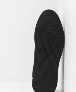 Pier One UNISEX - Sneakers Basse - Black 12 Pier One UNISEX - Sneakers Basse - Black -Moda Perfetta 18f0584f13be4b1598faa1ead8725ea9