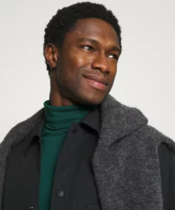 Pier One Uomo Maglietta A Manica Lunga - Green 13 Pier One Uomo Maglietta A Manica Lunga - Green -Moda Perfetta 19e5a09acbc8464fb4738e5b232ee33d