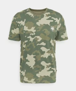 Pier One Uomo T-shirt Con Stampa - Dark Green 12 Pier One Uomo T-shirt Con Stampa - Dark Green -Moda Perfetta 1ad107e570e74fdb83214fe06fdbaef6