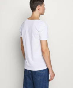 Pier One Uomo T-shirt Basic - Bright White 10 Pier One Uomo T-shirt Basic - Bright White -Moda Perfetta 1d9ea65763c74680b71aa65cef1d7b93