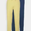 Pier One Uomo 2 PACK - Pantaloni Del Pigiama - Dark Blue/yellow 2 Pier One Uomo 2 PACK - Pantaloni Del Pigiama - Dark Blue/yellow -Moda Perfetta 1dfe8403c48b4c409f94b7d40828c08d