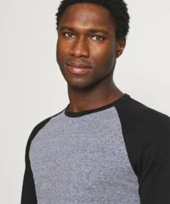 Pier One Uomo Maglietta A Manica Lunga - Blue -Moda Perfetta 1e8d87c8fd8042b5ad28f6a1e448645a