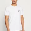 Pier One Uomo T-shirt Con Stampa - White 2 Pier One Uomo T-shirt Con Stampa - White -Moda Perfetta 1e93f5348f444b1dbf740fcb08e5a867