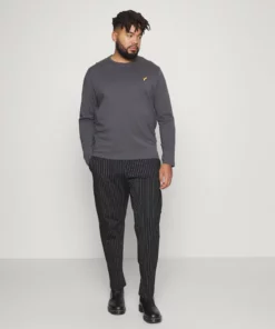 Pier One Uomo Maglietta A Manica Lunga - Grey 8 Pier One Uomo Maglietta A Manica Lunga - Grey -Moda Perfetta 1f49005687f94ff88cfacfb780d7750f