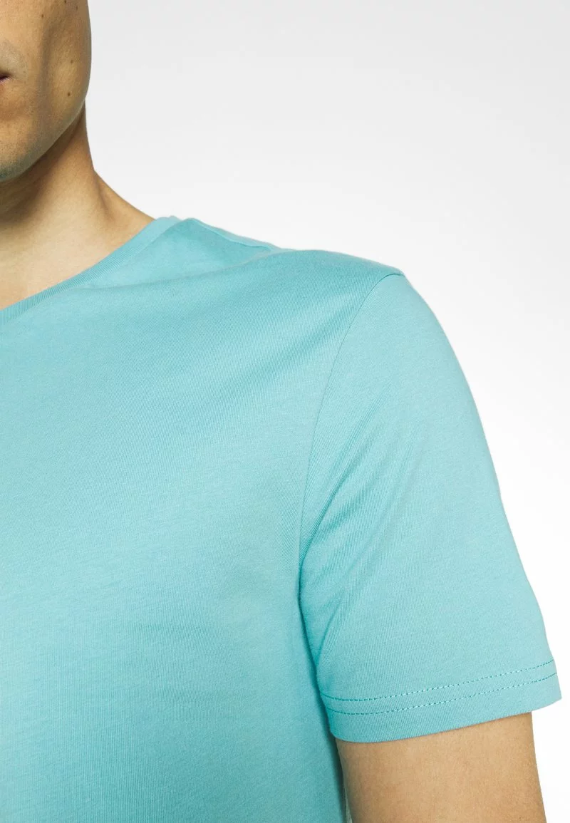 Pier One Uomo 2 PACK - T-shirt Basic - Light Blue/black 9 Pier One Uomo 2 PACK - T-shirt Basic - Light Blue/black - immagine 7