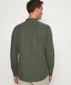 Pier One Uomo Camicia - Oliv 10 Pier One Uomo Camicia - Oliv -Moda Perfetta 22cbbf1b7f1e4f8c994f9571de79f1cd