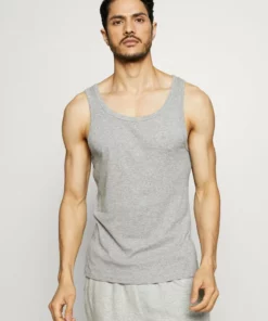 Pier One Uomo 3 PACK - Maglietta Intima - Black/grey/white 12 Pier One Uomo 3 PACK - Maglietta Intima - Black/grey/white -Moda Perfetta 23af6578847c4577a4b60ba80bb5579f