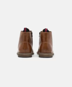Pier One Uomo LEATHER - Stivaletti Stringati - Camel 10 Pier One Uomo LEATHER - Stivaletti Stringati - Camel -Moda Perfetta 248f4646e7ed47049f0e84eb53222daa