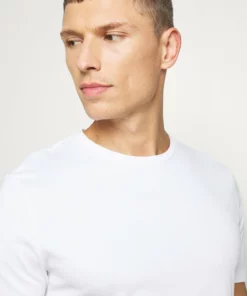 Pier One Uomo 7 PACK - T-shirt Basic - White/blue/green -Moda Perfetta 250428b12b8d4cafaf02bd6331fda98c