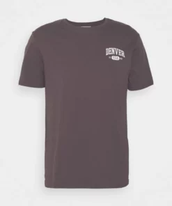 Pier One Uomo GRAPHIC T-SHIRT - T-shirt Con Stampa - Brown 19 Pier One Uomo GRAPHIC T-SHIRT - T-shirt Con Stampa - Brown -Moda Perfetta 260d849b1e6643349f8a772a239db777