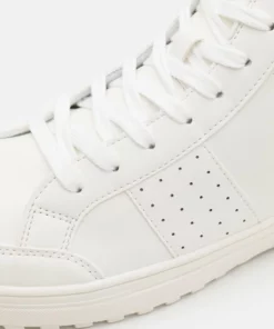 Pier One Uomo Sneakers Alte - White 13 Pier One Uomo Sneakers Alte - White -Moda Perfetta 29291b7e59f9414d9255508bb60d5dab