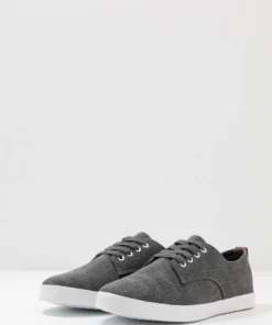 Pier One Uomo UNISEX - Sneakers Basse - Dark Gray 10 Pier One Uomo UNISEX - Sneakers Basse - Dark Gray -Moda Perfetta 2baa687dfa2b4c0fabb4774f01cf9b35