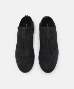 Pier One Uomo Scarpe Senza Lacci - Black 11 Pier One Uomo Scarpe Senza Lacci - Black -Moda Perfetta 2d4bd3ab3a774a0fb84c0762292a2fa0