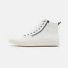Pier One Uomo Sneakers Alte - White 1 Pier One Uomo Sneakers Alte - White -Moda Perfetta 2dd5d6a9ff074860b3ec1662d368ae1c