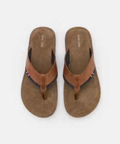 Pier One Uomo LEATHER - Infradito - Cognac 11 Pier One Uomo LEATHER - Infradito - Cognac -Moda Perfetta 30efc6573fb9452d8d0a13a62ffe7d1d