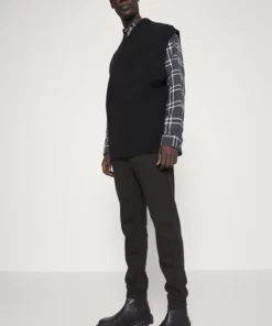 Pier One Uomo Pantaloni Sportivi - Black 11 Pier One Uomo Pantaloni Sportivi - Black -Moda Perfetta 31a61803c94e40539e7abd4a165905bd