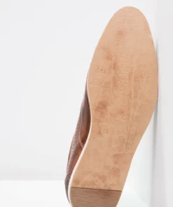 Pier One Uomo LEATHER - Stringate Sportive - Cognac 12 Pier One Uomo LEATHER - Stringate Sportive - Cognac -Moda Perfetta 34cb04e967be49898167c3b9e3ad8bf7