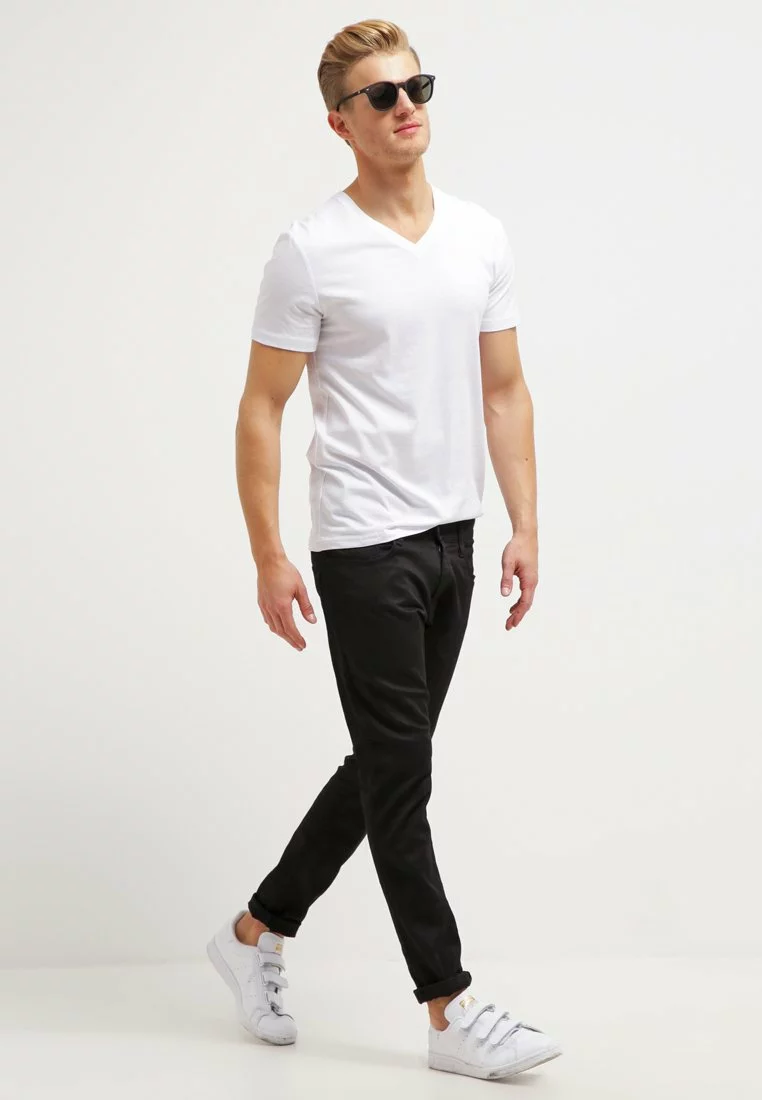 Pier One Uomo 2 PACK - T-shirt Basic - White/black 3 Pier One Uomo 2 PACK - T-shirt Basic - White/black