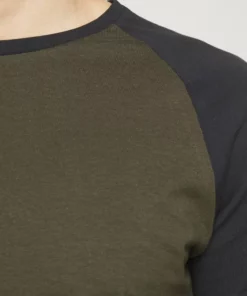 Pier One Uomo T-shirt Basic - Olive -Moda Perfetta 375372dddeea41629ad02adedb8ff708