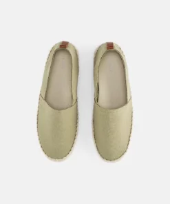 Pier One RENA ESPADRILLE UNISEX - Espadrillas - Olive -Moda Perfetta 37f61750ec004994b62ae6ddcfad1a43