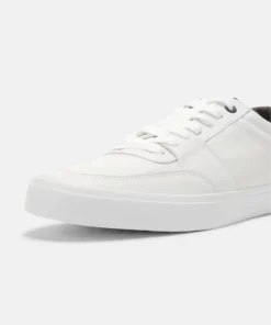 Pier One UNISEX - Sneakers Basse - White 13 Pier One UNISEX - Sneakers Basse - White -Moda Perfetta 385193e89bea4f1b81cea8ac57f28225