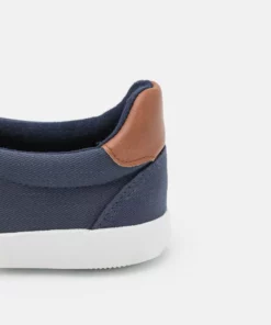 Pier One UNISEX - Scarpe Senza Lacci - Dark Blue 13 Pier One UNISEX - Scarpe Senza Lacci - Dark Blue -Moda Perfetta 389e4733b80f4869a0757e54a268f427