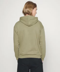 Pier One Uomo CORE SCRIPT - Felpa - Green 10 Pier One Uomo CORE SCRIPT - Felpa - Green -Moda Perfetta 38ed084b7d97446b91c252e7ad6f8d1f