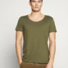 Pier One Uomo T-shirt Basic - Khaki 2 Pier One Uomo T-shirt Basic - Khaki -Moda Perfetta 3ac764a63a484ed483db3eb19c1f28cc