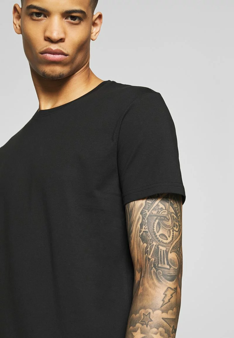 Pier One Uomo 3 PACK - T-shirt Basic - Black/ White 7 Pier One Uomo 3 PACK - T-shirt Basic - Black/ White - immagine 5