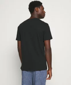 Pier One Uomo LOUNGE HENLEY TEE - Maglia Del Pigiama - Black -Moda Perfetta 3ca2219e98a24b59afa60229a2a2d403