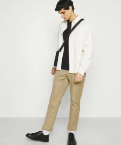 Pier One Uomo Maglietta A Manica Lunga - Black 11 Pier One Uomo Maglietta A Manica Lunga - Black -Moda Perfetta 3cbef63c748641edbdc17524b73c1912