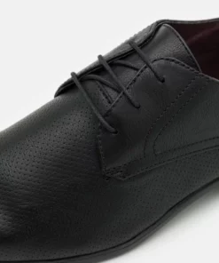 Pier One Uomo Stringate - Black 13 Pier One Uomo Stringate - Black -Moda Perfetta 3f4f8c4cd4f54633afd7290f5e03c8aa