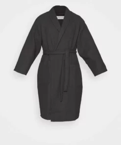 Pier One Uomo Accappatoio - Black 10 Pier One Uomo Accappatoio - Black -Moda Perfetta 3f9683b657c14ad1ab2472e22caf4ffc